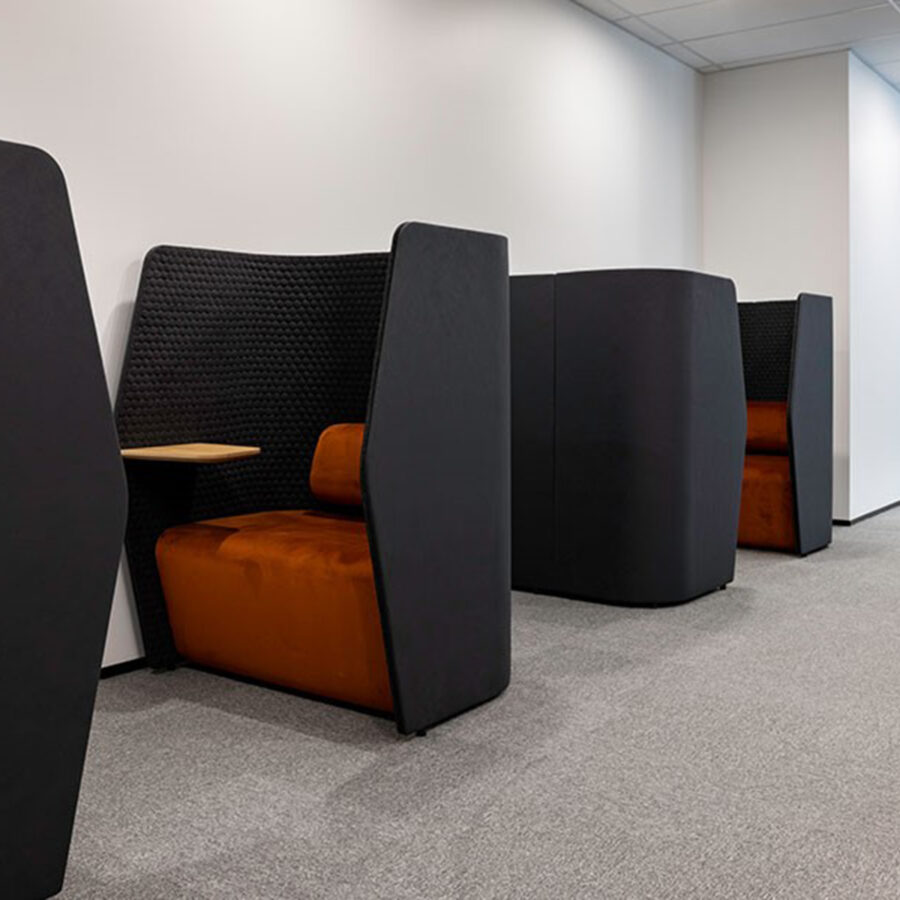 Retreat Lounge - Image 2